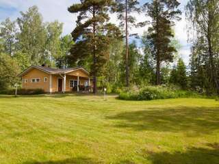 Фото Дома для отпуска Holiday Home Keltalilja г. Sipsiö